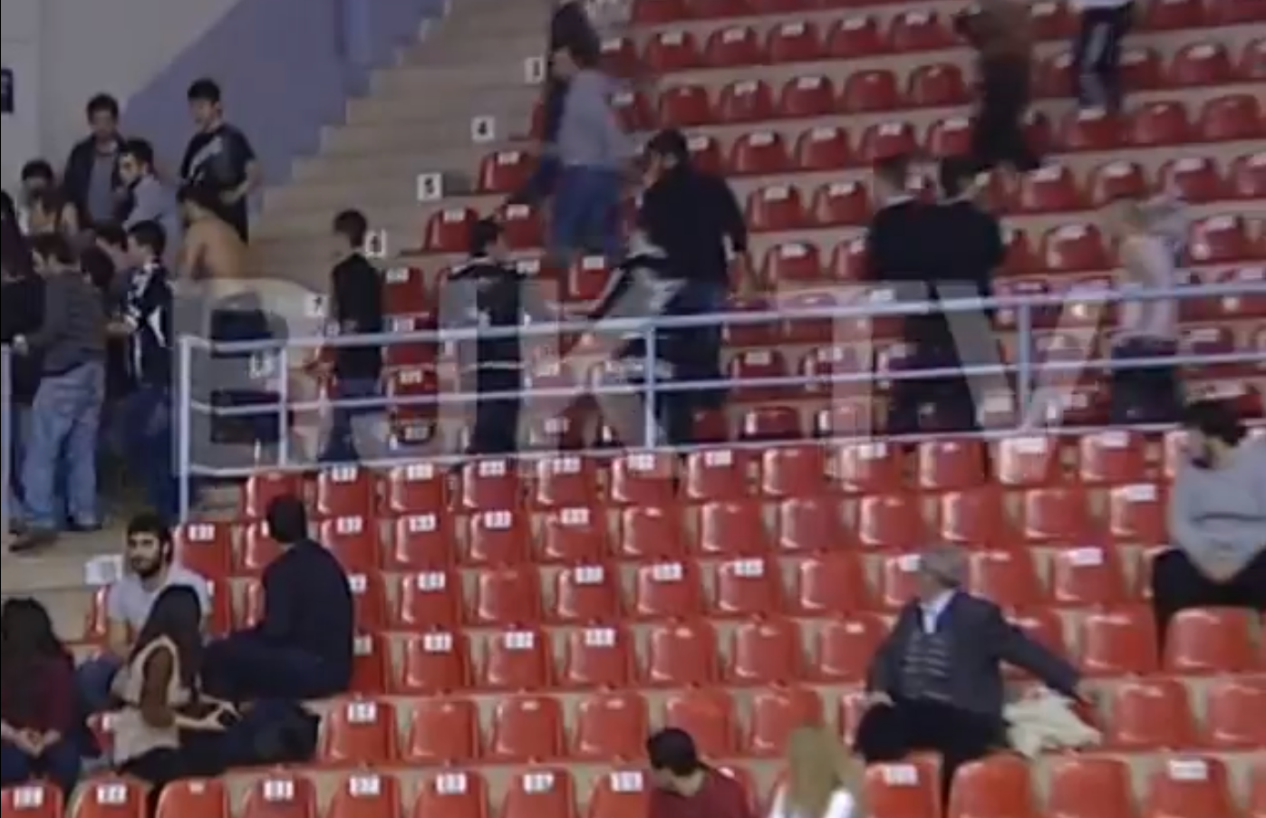 Besiktas, Upplopp, Galatasaray,  Rullstolsbakset, Supportrar